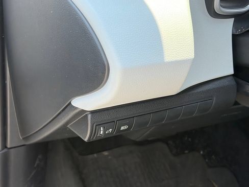 Used 2024 Toyota Corolla SE FWD image 6