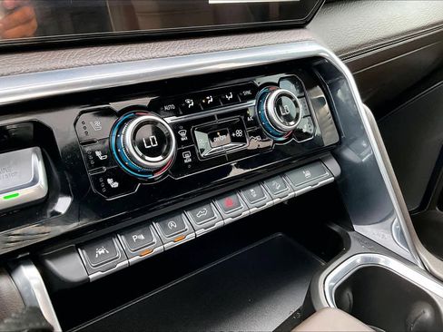 Used 2024 GMC Sierra 1500 Denali w/ Technology Package image 35