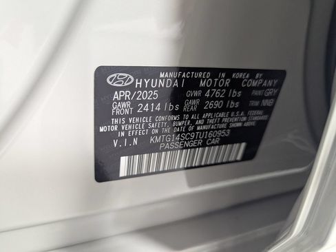 Used 2026 Genesis G70 2.5T RWD image 28