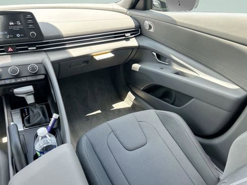 New 2026 Hyundai Elantra SE FWD image 20