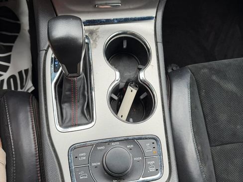Used 2017 Jeep Grand Cherokee Trailhawk AWD/4WD image 16