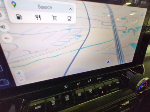 Used 2024 Chevrolet Colorado LT w/ LT Convenience Package image 5