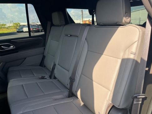 Used 2021 GMC Yukon SLT w/ SLT Premium Package AWD/4WD image 10