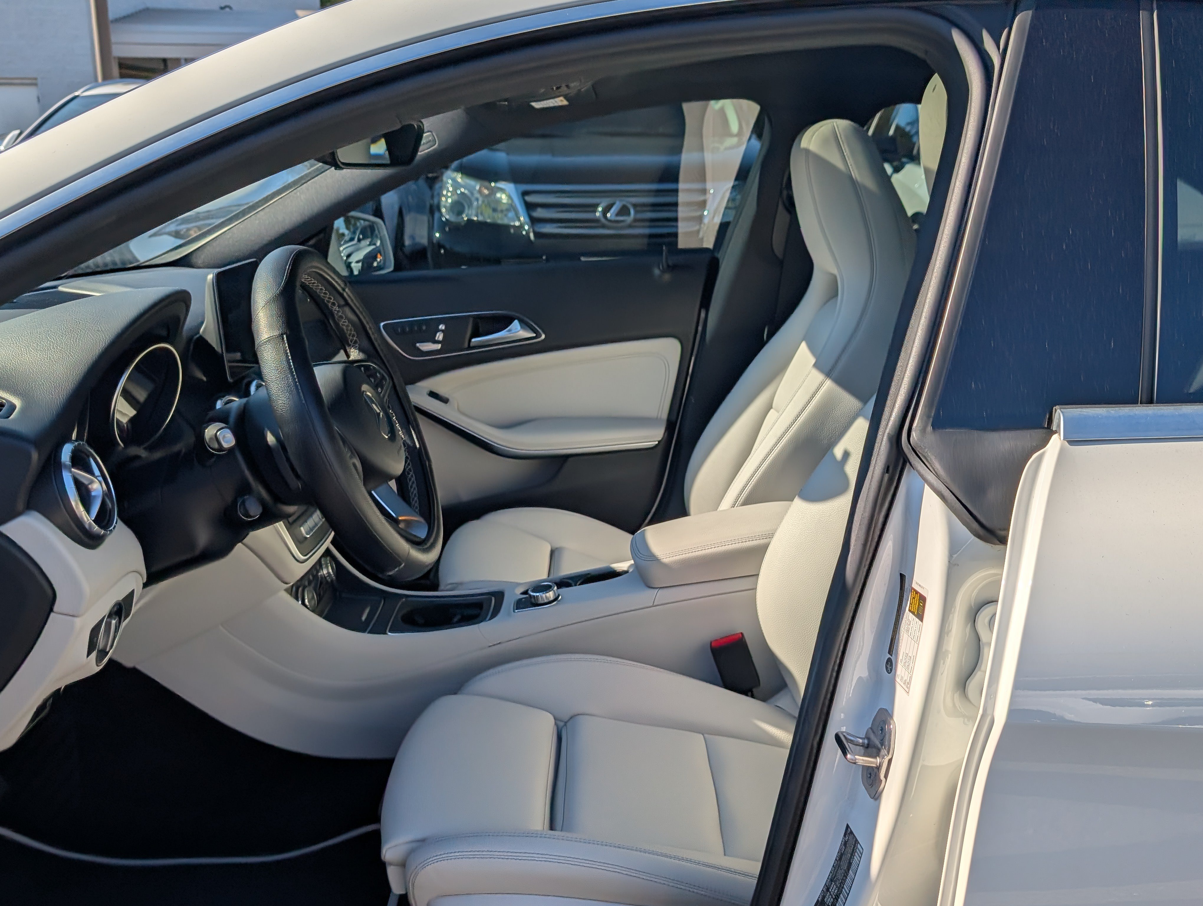 Used 2018 Mercedes-Benz CLA 250 4MATIC image 14