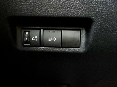 Used 2025 Toyota RAV4 LE AWD/4WD image 40