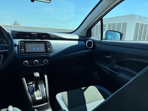 Used 2025 Nissan Versa SV FWD image 33