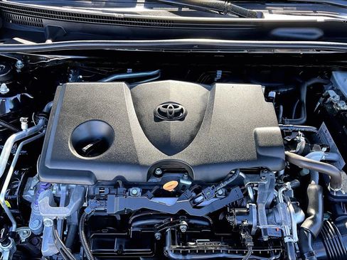 Certified 2020 Toyota Camry LE image 32