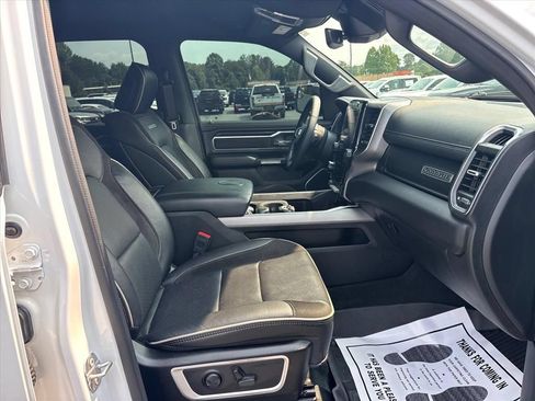 Used 2023 RAM 1500 Laramie AWD/4WD image 12