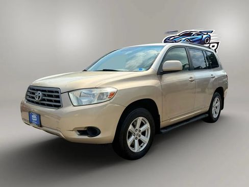 Used 2010 Toyota Highlander 2WD image 2