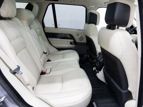 Used 2020 Land Rover Range Rover HSE image 15