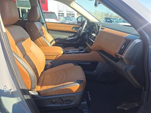 Certified 2024 Nissan Pathfinder Platinum w/ Cargo Package image 26