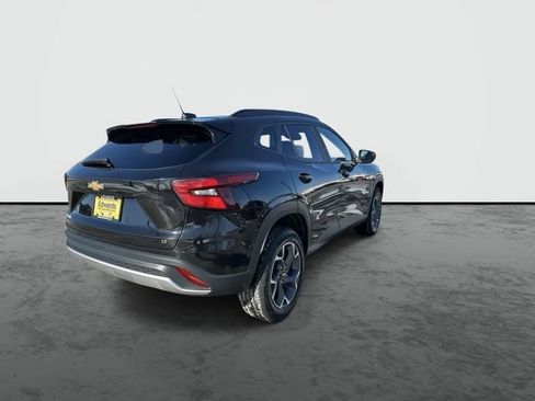 Used 2024 Chevrolet Trax LT image 7