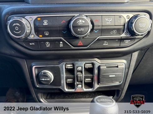 Used 2022 Jeep Gladiator Sport AWD/4WD image 26