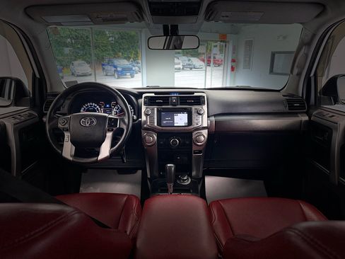 Used 2019 Toyota 4Runner SR5 AWD/4WD image 20