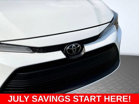 Used 2025 Toyota Corolla LE w/ LE Premium Package FWD image 41