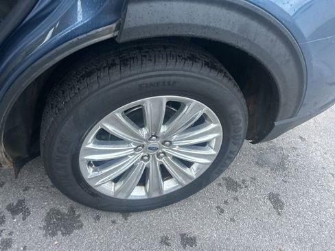 Used 2020 Ford Explorer Limited w/ Class III Trailer Tow Package image 9