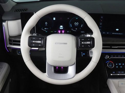 Used 2025 Hyundai Santa Fe Limited image 19