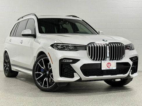 Used 2022 BMW X7 xDrive40i w/ M Sport Package AWD/4WD image 4