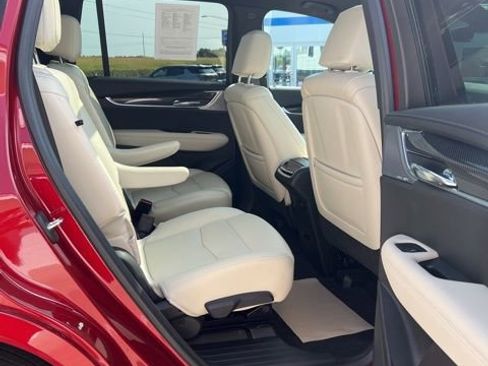 Used 2023 Cadillac XT6 Sport image 10