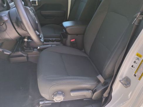 Used 2018 Jeep Wrangler Unlimited Sport S AWD/4WD image 12