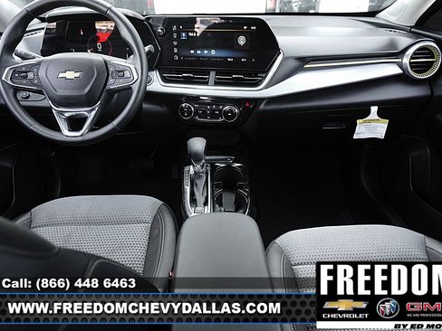 Certified 2025 Chevrolet Trax LT w/ Driver Confidence Package FWD image 6