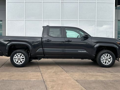 New 2026 Toyota Tacoma SR5 image 3