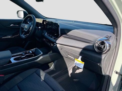 New 2026 Chevrolet Equinox LT w/ Convenience Package II image 19