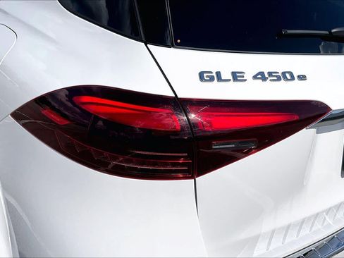 Used 2025 Mercedes-Benz GLE 450e 4MATIC image 29