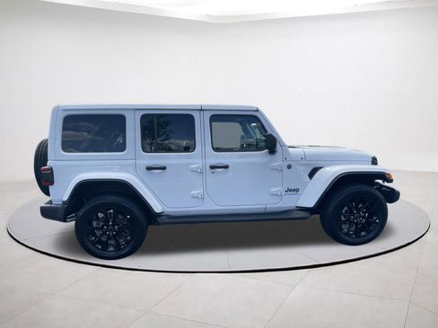 Certified 2025 Jeep Wrangler Unlimited Sahara AWD/4WD image 5