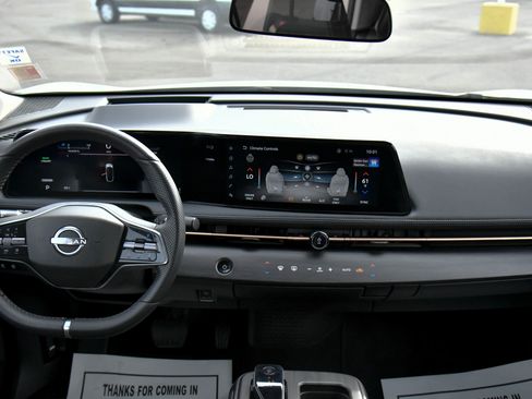 Used 2024 Nissan Ariya FWD image 44