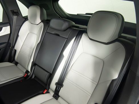 New 2026 Porsche Cayenne AWD/4WD image 38