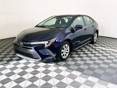 Used 2023 Toyota Corolla LE FWD image 7