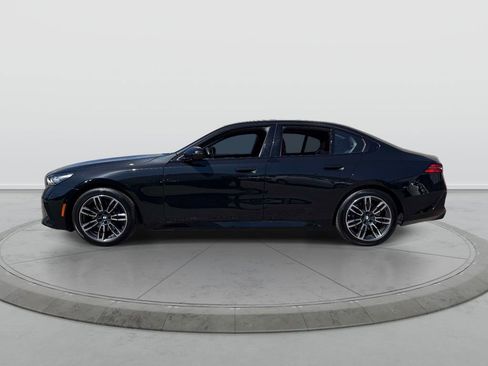 Used 2026 BMW 530i xDrive AWD/4WD image 4