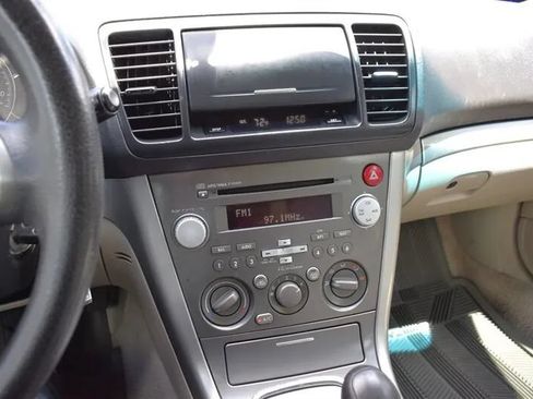 Used 2008 Subaru Outback 2.5i L.L. Bean AWD/4WD image 18
