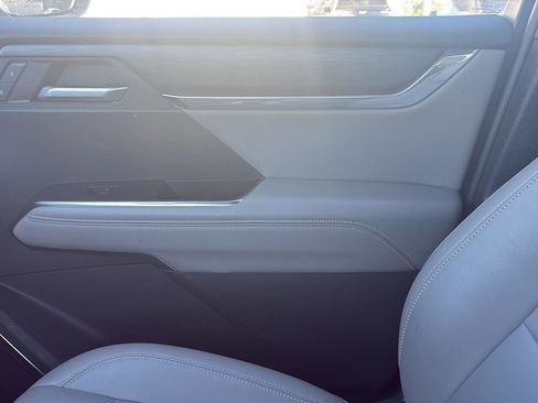 Used 2024 GMC Acadia Elevation image 20