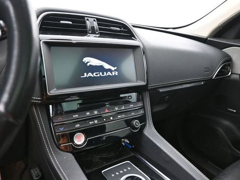 Used 2020 Jaguar F-PACE Checkered Flag image 24