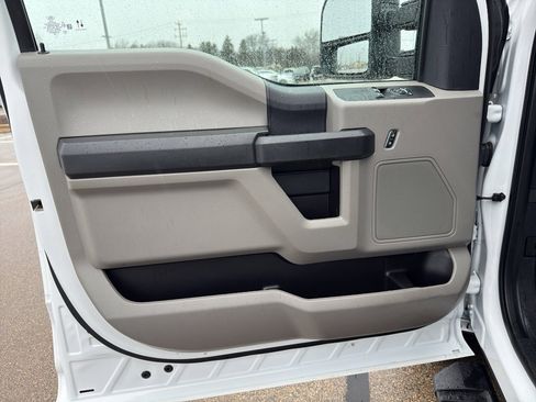 Used 2022 Ford F250 XL w/ Power Equipment Group AWD/4WD image 26