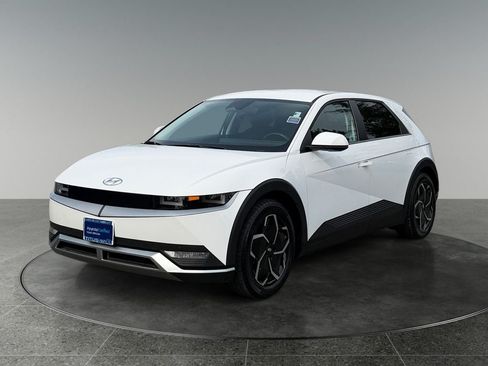 Certified 2024 Hyundai Ioniq 5 SEL RWD image 3