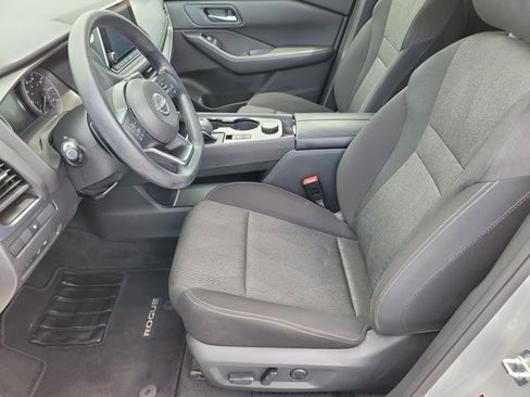 Used 2024 Nissan Rogue SV AWD/4WD image 13