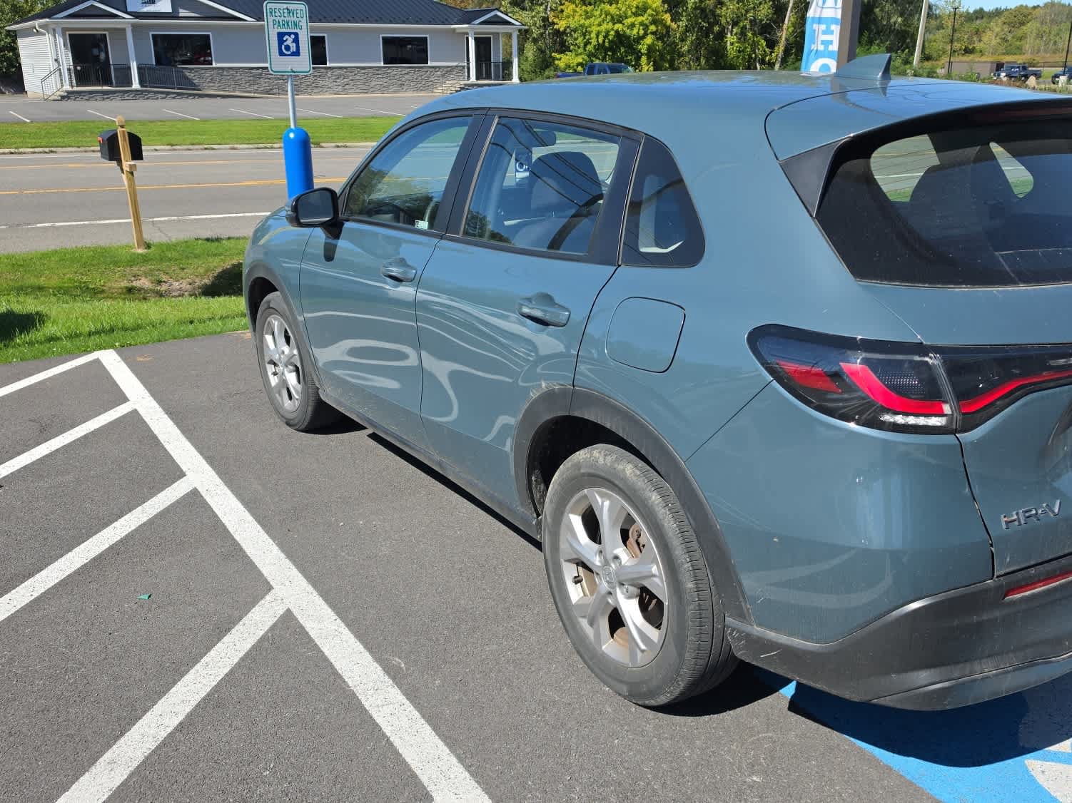 Used 2024 Honda HR-V LX image 5
