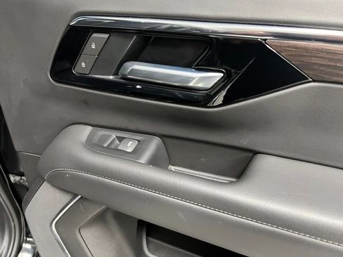 Used 2025 Chevrolet Tahoe LT image 44