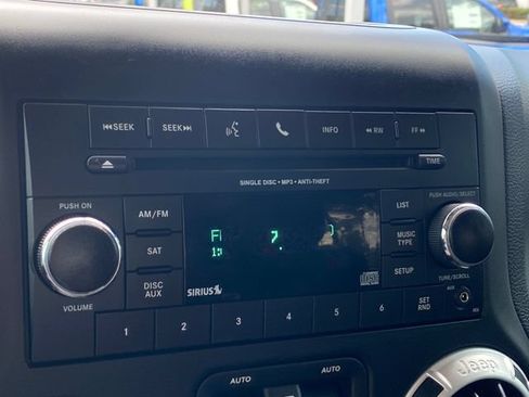 Used 2012 Jeep Wrangler Unlimited Sahara w/ Connectivity Group AWD/4WD image 35