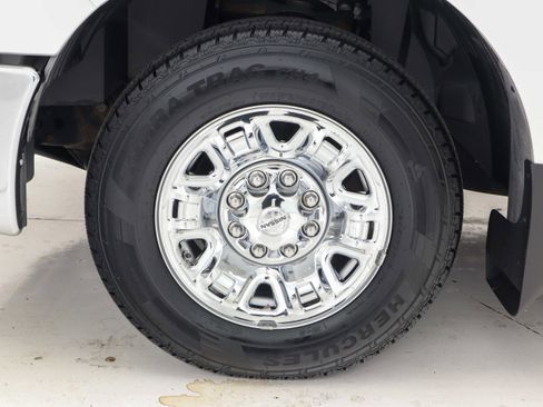 Used 2019 Nissan NV 3500 SV image 26