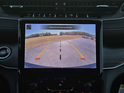 New 2025 Jeep Grand Cherokee Limited w/ Black Appearance Package image 18