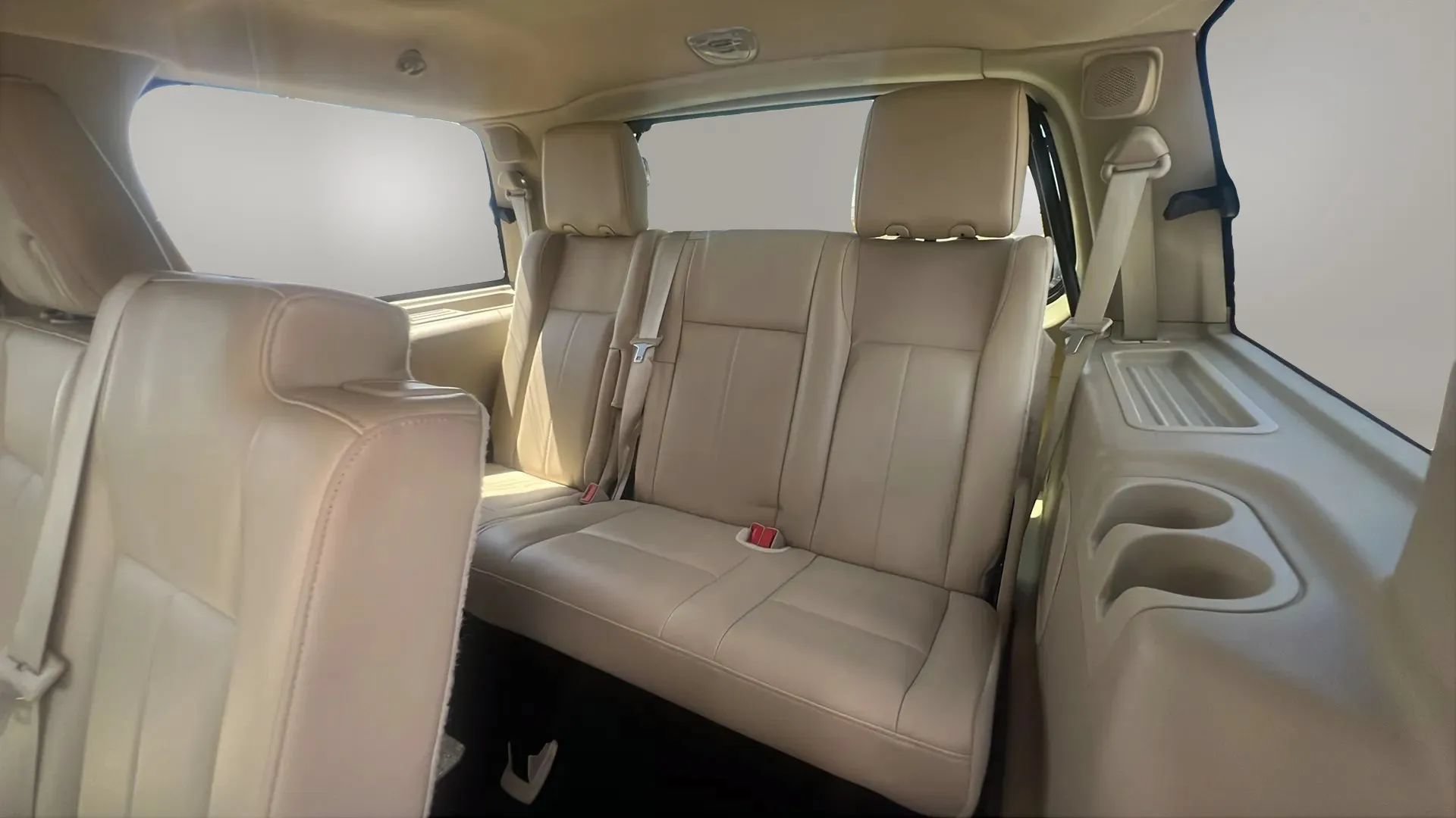 Used 2016 Ford Expedition Limited w/ Equipment Group 301A RWD image 28