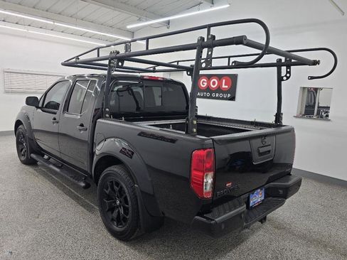 Used 2021 Nissan Frontier SV w/ Midnight Edition Floor Mats image 5