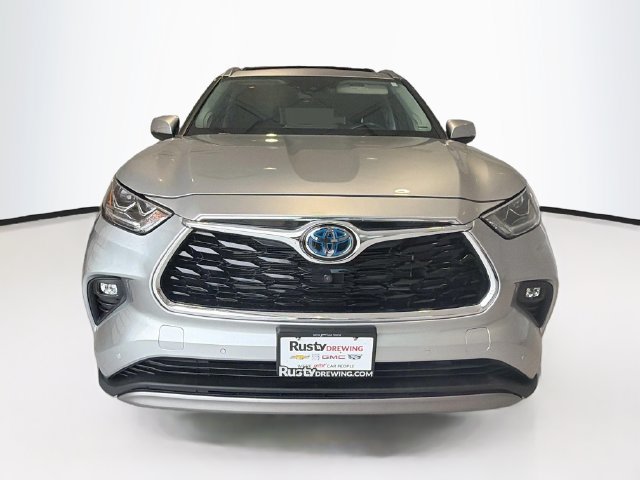 Used 2022 Toyota Highlander Platinum AWD/4WD image 2
