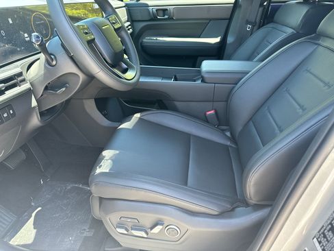 New 2024 Hyundai Santa Fe Calligraphy FWD image 15