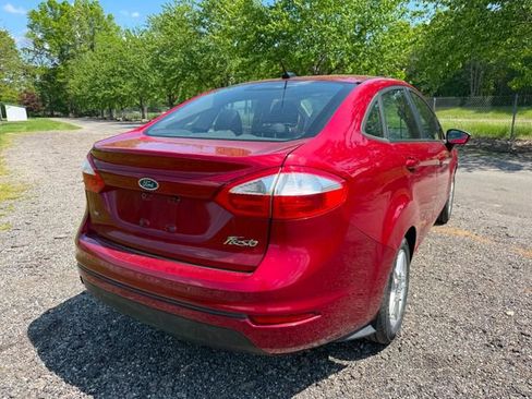 Used 2017 Ford Fiesta SE FWD image 4
