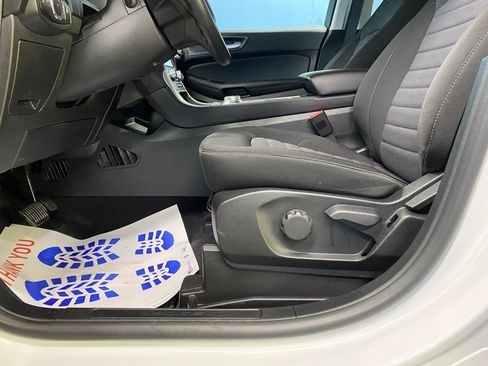 Used 2024 Ford Edge SE w/ Black Appearance Package image 14